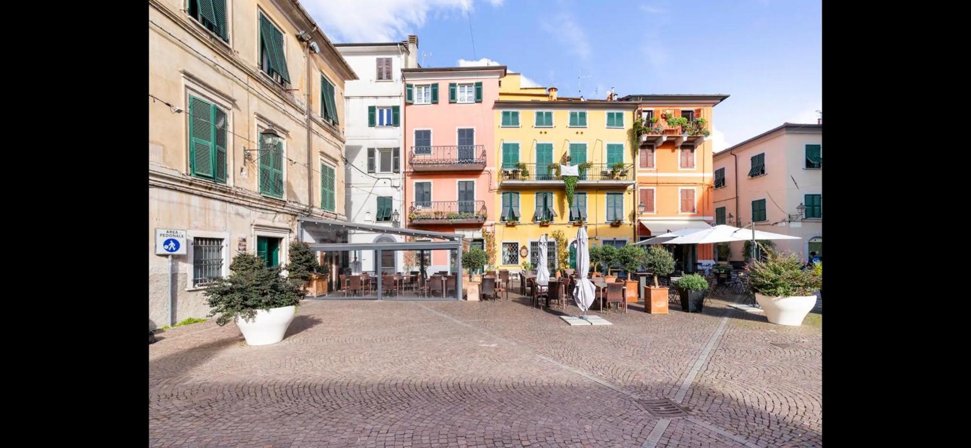 Appartement Cocoon, Atypical Flat In Historic Center & Breakfast à Sarzana Extérieur photo